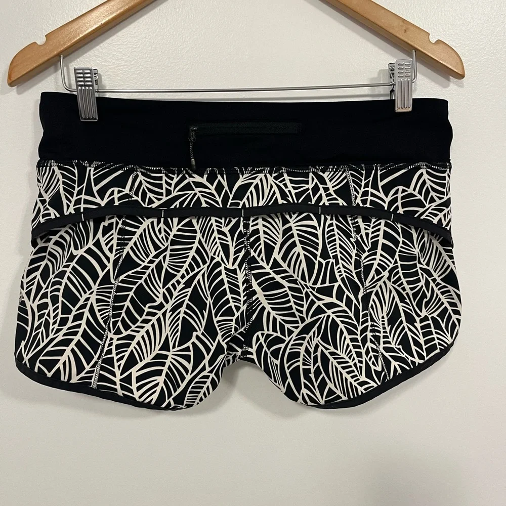 Lululemon Run Speed Short *2-way Stretch Pretty Palm Black Angel Wing/Black 6